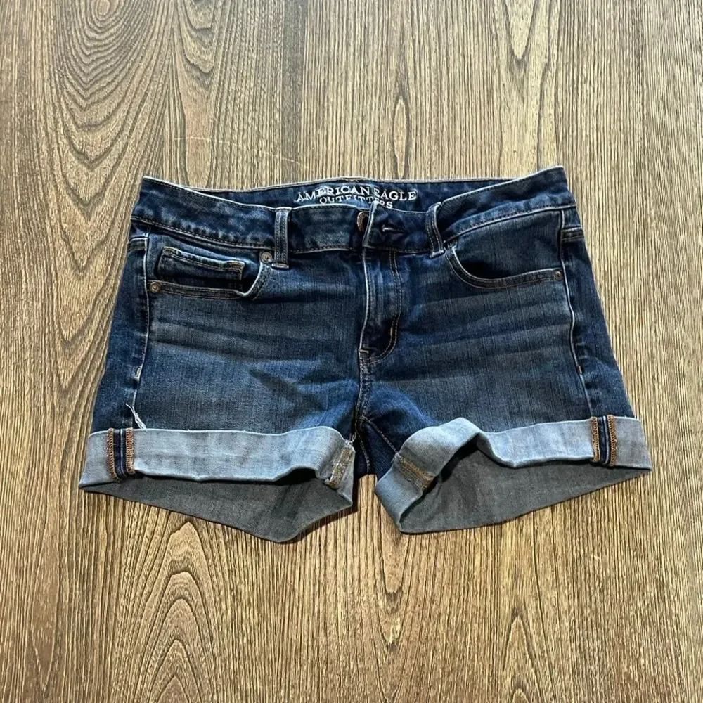 American Eagle Midi Shorts Mid Rise 360 Super Stretch Denim Dark Wash Size 6